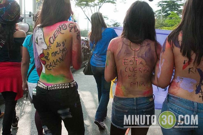 En Medellín las mujeres protestan en topless por una mejor calidad de vida. Galería de Fotos 16 DSC_9181 (Copiar)