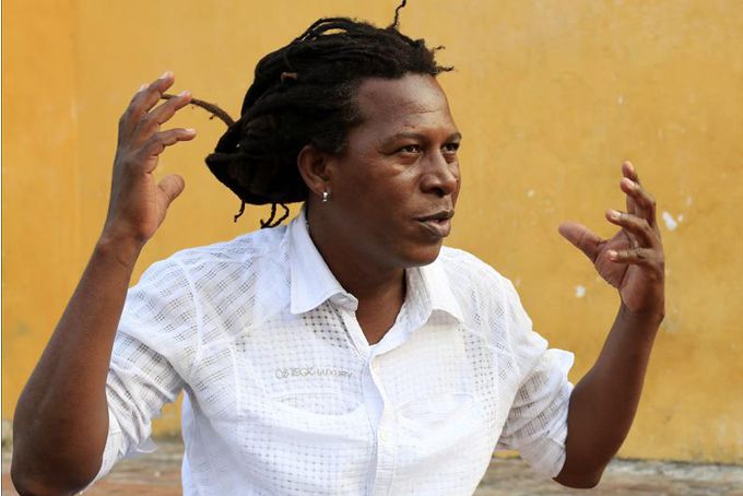 Charles King, durante una entrevista, en Cartagena (Colombia). EFE