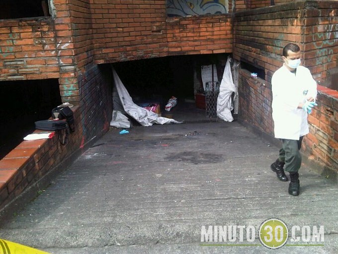 Asesinada por un disparo en la cabeza, en el noroccidente de Medellín. Fotos 28 indigente1