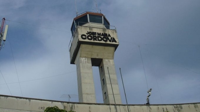 Por portar pasaporte falso, fue detenido un hombre procedente de Panamá 3 torre de control aeropuerto jose maria cordova app