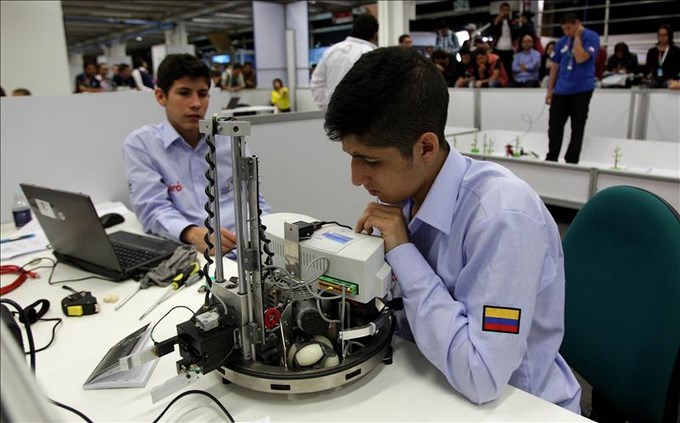 Estudiantes de robótica móvil participan en el WorldSkills Americas en Bogotá