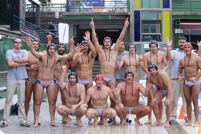Alejandro Idárraga del equipo Pueblo Nuevo de Polo acuático campeón en España. 1 Foto Equipo Pueblo Nuevo España