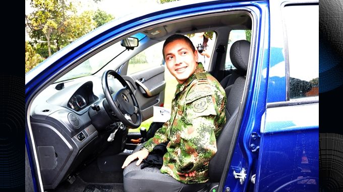Teniente del Ejército recibió el primer carro especial para discapacitados
