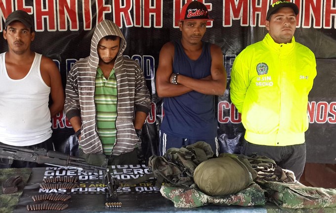 capturados con prendas del ejercito