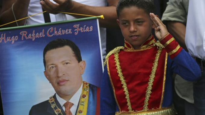 No hablar sobre política con los niños los hace más vulnerables al “proselitismo político”