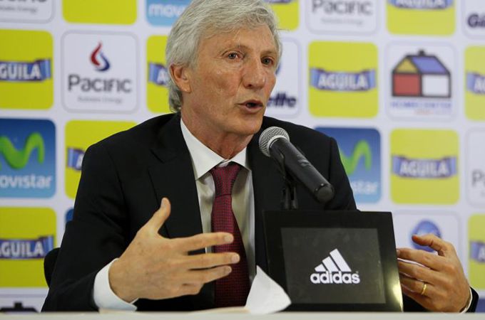 El técnico de la selección colombiana de fútbol, el argentino José Pekerman en rueda de prensa. EFE