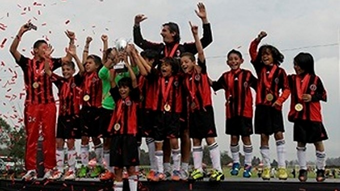 Medellín sede de los campamentos del AC Milan 2014. 5 u10 Copiar