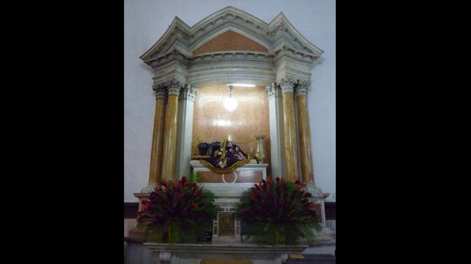 Altar del Señor Caido, ubicado en la Iglesia de La Candelaria