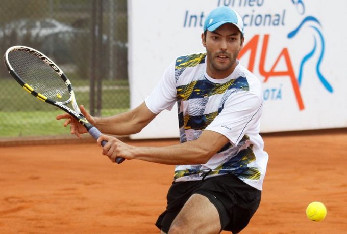 Carlos Salamanca avanza a los octavos de final del Open de Morelia. 1 Foto Archivo
