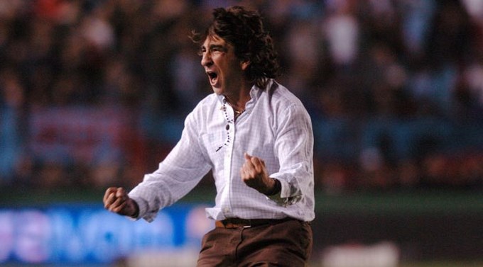 Santa Fe ya tiene nuevo técnico, Gustavo Costas el timonel cardenal. 1 gustavo costas13 Copiar1