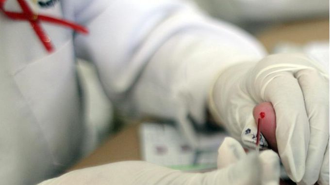 La OPS apunta que a finales de 2013 había más de 800.000 personas bajo tratamiento contra el VIH/Sida en la región. EFE