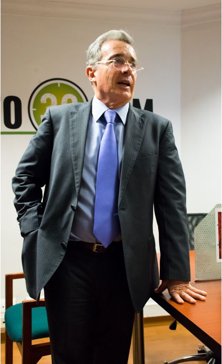 "Con gran devoción he apoyado a Zuluaga: trabajador, preparado y honesto" Alvaro Uribe 7 alvar uribe 912