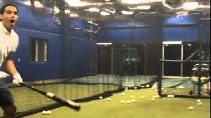 Falcao se divierte jugado béisbol en La Florida. Video.