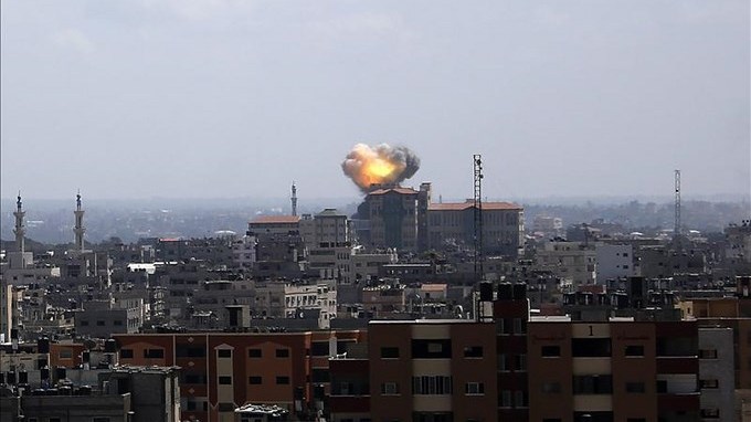 Israel reanuda los bombardeos y las milicias no cesan de lanzar cohetes