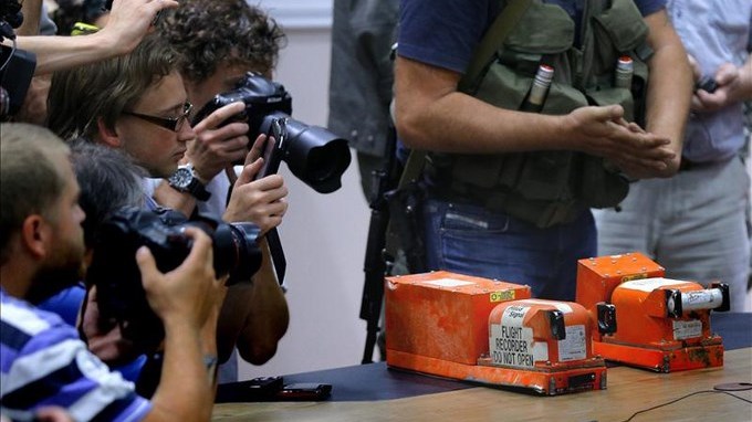 El Reino Unido analizará las cajas negras del avión siniestrado en Ucrania