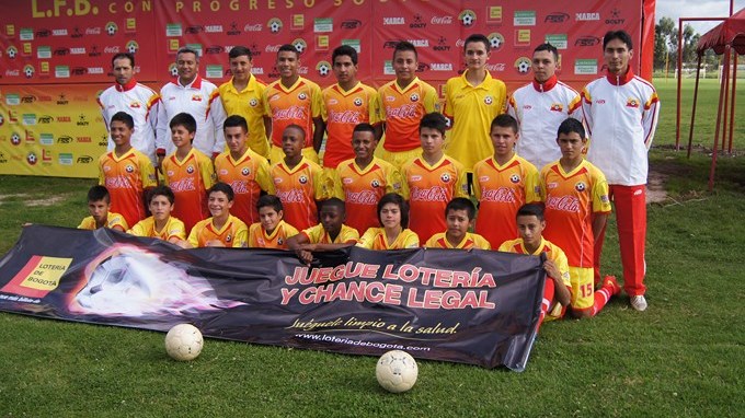 Bogotá hacer respetar su localía en zonal de fútbol. 1 DSC01508 Copiar1