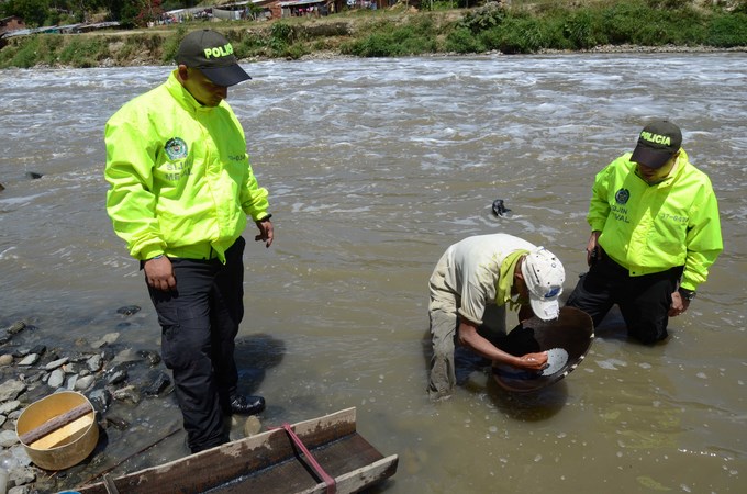 Operativos contra la minería ilegal en Barbosa, Antioquia. Fotos 4 Operativos contra mineria ilegal (3) (Copiar)