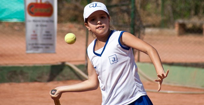 La tenista colombiana de categoría junior, María Camila Osorio se destaca en Holanda. 1 María Camila Osorio