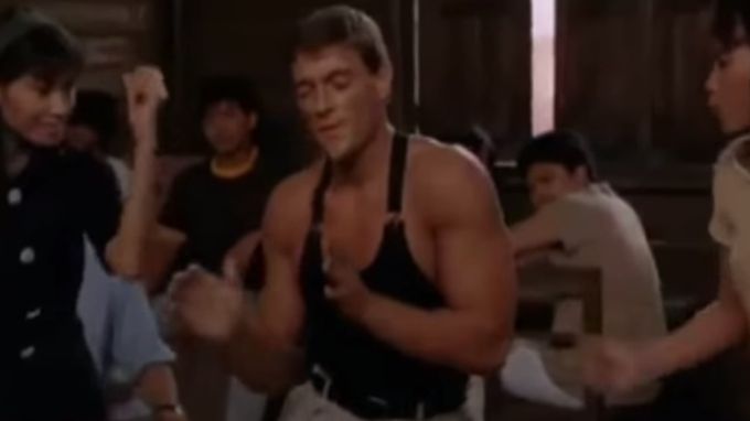 Al ‘Ras Tas Tas’ no se le resiste ni  el “fortachón” Jean-Claude Van Damme. VIDEO