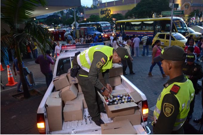 Incautan en Medellín gran cantidad de licor adulterado listo para ser comercializado. Fotos 2 Foto: Policía Meval