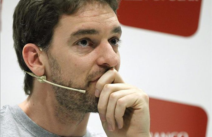 "Muy ilusionado de vivir esta nueva etapa", ha escrito Gasol en su espacio en Twitter. EFE