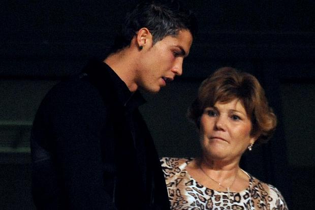 Madre de Cristiano Ronaldo confiesa que quiso abortar al jugador