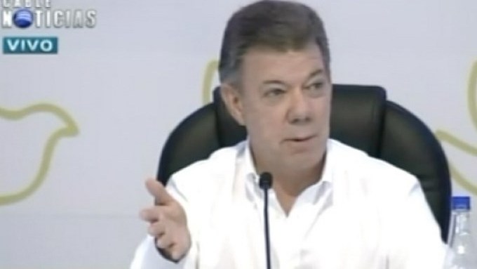 Presidente Santos llama “Chávez” a Maduro. Video