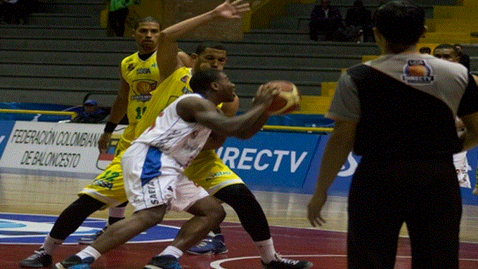 EN VIDEO: Pelea en Baloncesto colombiano.
