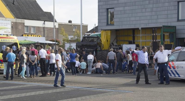 Detienen a conductor que mató a tres personas en un espectáculo de “monster truck”. Video