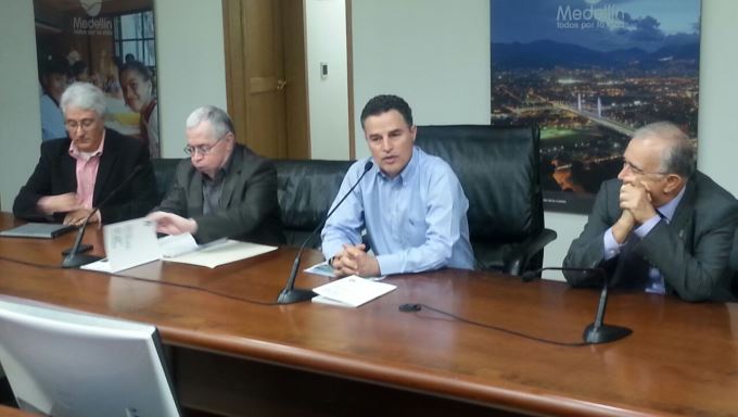 Alcalde anuncio cable El Picacho