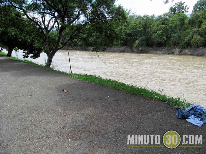 Muerto en el río