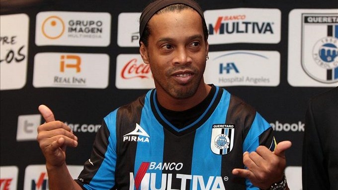 Video: hasta Ronaldinho felicitó a Santa Fe por haberse quitado la mala racha ganándole a Independiente Medellín