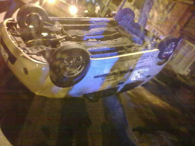 En fotos: Conductor en estado de embriaguez hizo volcar un taxi en Bello 1 Foto: Cortesía