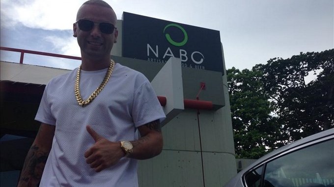 El reguetonero Wisin se lanza como empresario con su primer restaurante