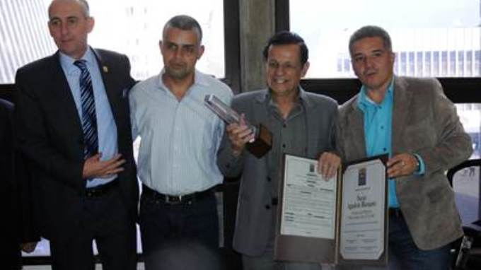 Concejal de Medellín Carlos Bayer resaltó la vida artística de Óscar Agudelo