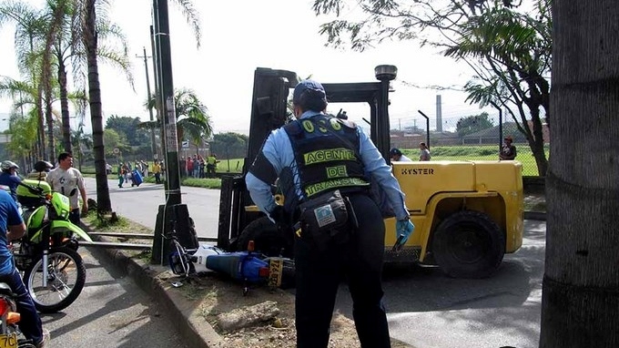 Fotos: Murió de un infarto mientras conducía un montacarga en Itagüí