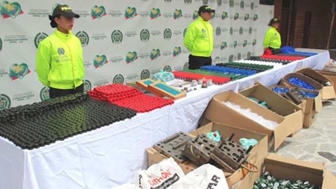 Policía Desmantela fábrica de tapas falsas más grande del país, al sur de Bogotá