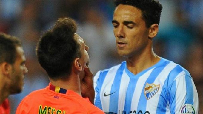 EN VIDEO: La encuellada que le pegaron a Messi en juego ante Málaga.