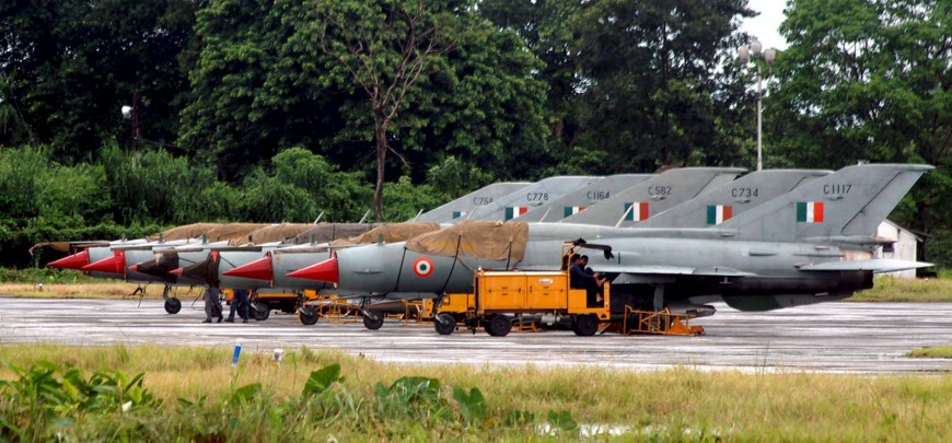 AVIÓN MIG 21 DE LAS FUERZAS AÉREAS INDIAS