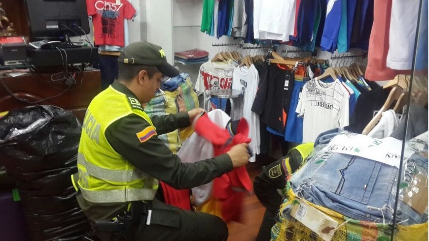 Duro golpe al contrabando en un centro comercial de Itagüí 3 Foto: Policía Metropolitana