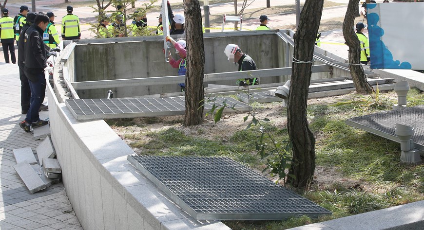 16 dead as ventilation graft collapse in Seongnam