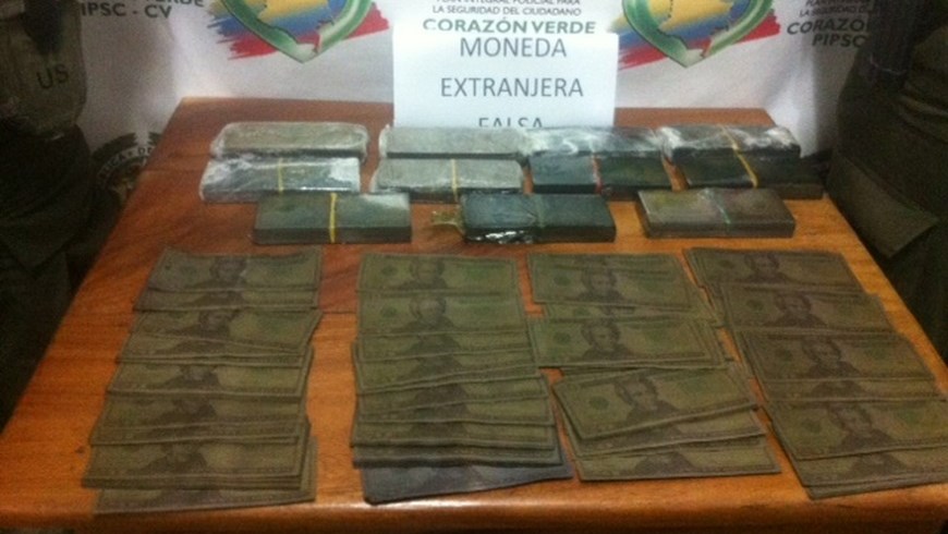 En la vía Medellín - Quibdó incautaron 32.400 dólares falsos. Fotos 6 Foto: Policía Antioquia