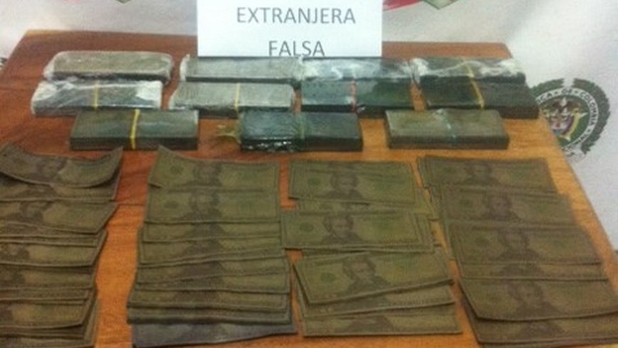 En la vía Medellín - Quibdó incautaron 32.400 dólares falsos. Fotos 3 Foto: Policía Antioquia