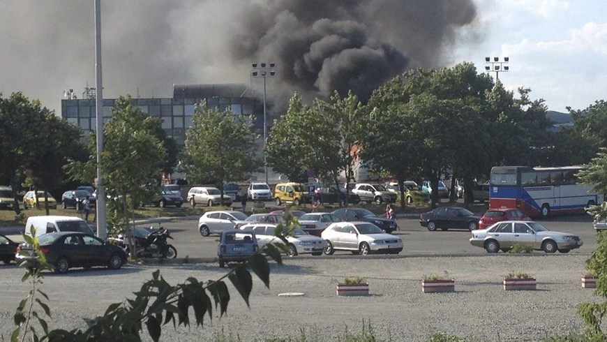 Humo cerca del aeropuerto de Burgas, Bulgaria. EFE/Archivo