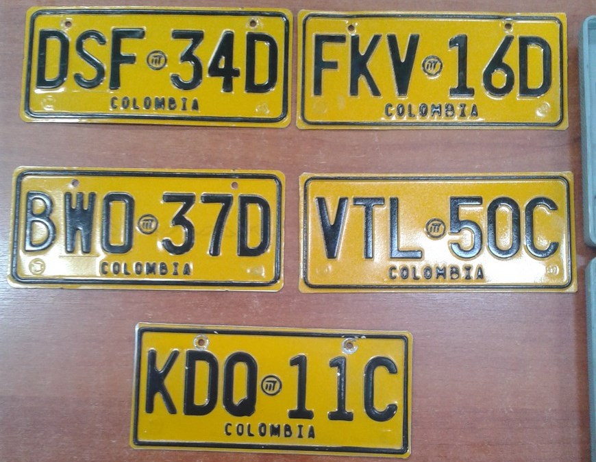 Placas falsas. Foto: Policía Metropolitana