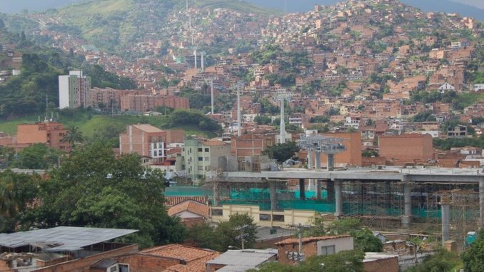 Fiscalía ordenó la investigación de 12 posibles casos de reclutamiento infantil en Medellín 1 Medellin Comuna 13 Copiar1 e1523397971761
