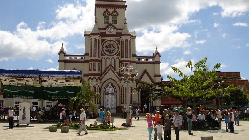 Parque principal de Urrao. Foto: Internet.