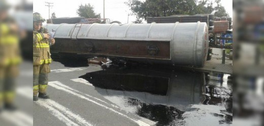 FOTO: Carrotanque con diez mil galones  de crudo se volcó  en la localidad de Usme