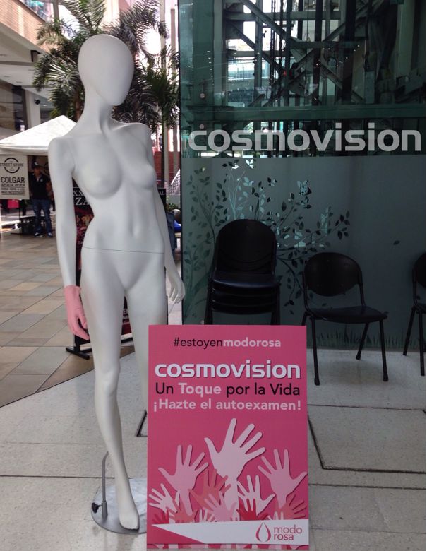 Los maniquis también están en "Modo Rosa", en Mayorca el Outlet