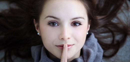 mujer silencio